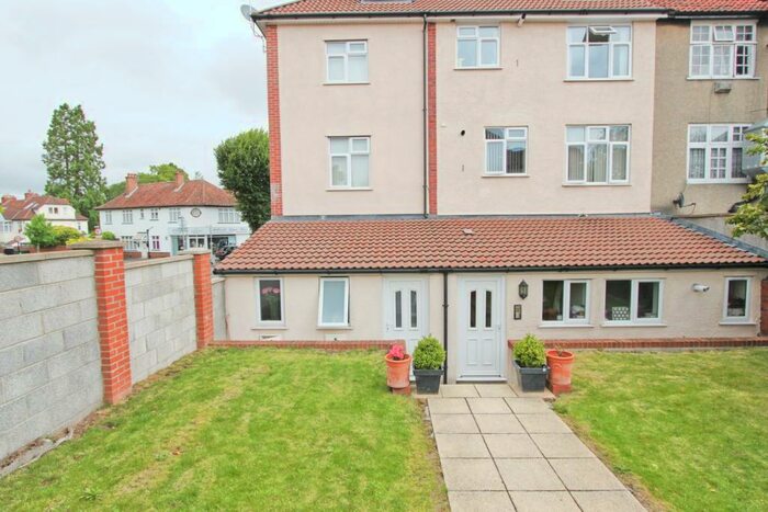 2 Bedroom Flat To Rent In Wellington Hill West, Bristol, BS9