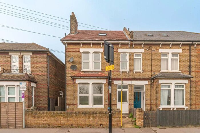 2 Bedroom Flat To Rent In Sydenham Road, Croydon, CR0