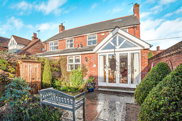 3 Bedroom Semi Detached House For Sale In Cuxham Road, Watlington, OX49