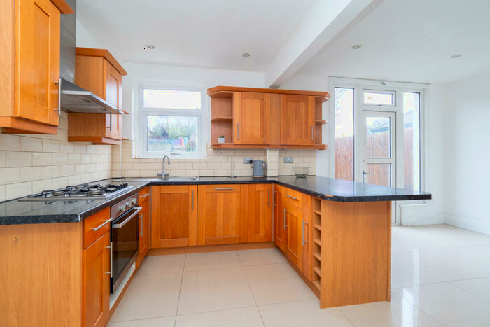 3 Bedroom Semi-Detached House To Rent In Harrow Road, Carshalton, Surrey, SM5