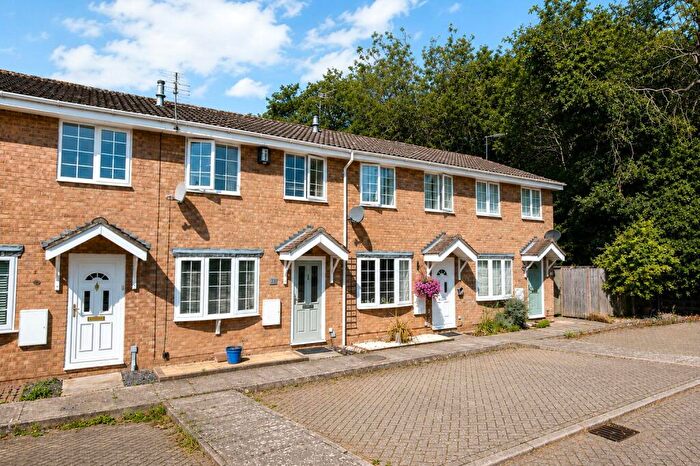 2 Bedroom Terraced House For Sale In Farm Close, Ampthill, Bedfordshire, MK45