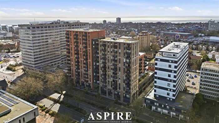 2 Bedroom House For Sale In Victoria Avenue, Southend-On-Sea, SS2