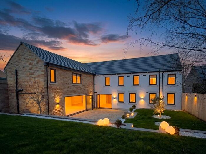 5 Bedroom Detached House For Sale In Copper Beech Barn, BD19