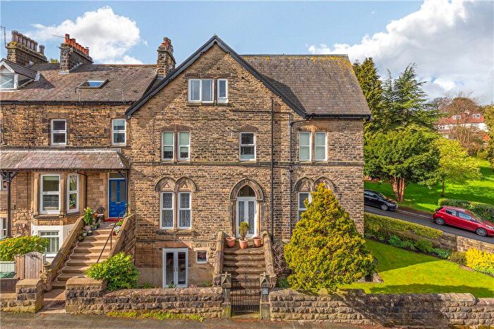 2 Bedroom Flat For Sale In Cow Pasture Road, Ilkley, West Yorkshire, LS29