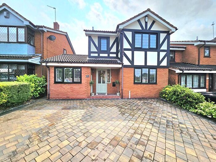 4 Bedroom Detached House For Sale In Roddis Close, New Oscott, Birmingham, B23