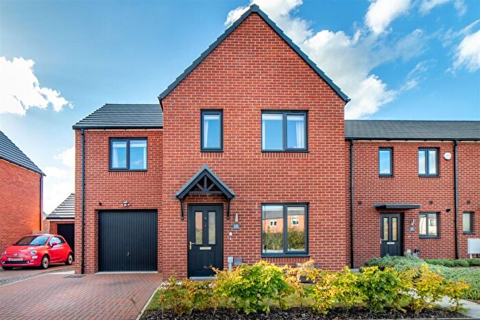 4 Bedroom Detached House For Sale In Hawk Chase, Kenton Bank Foot, NE13
