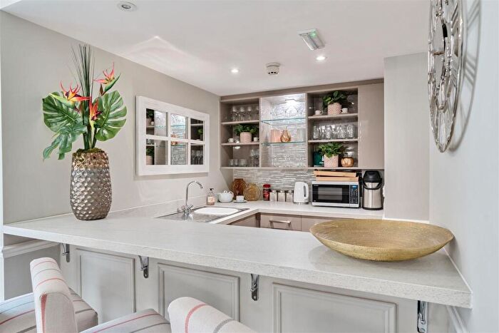 2 Bedroom Retirement Property To Rent In St Nicholas Lodge, Kings Norton, B38