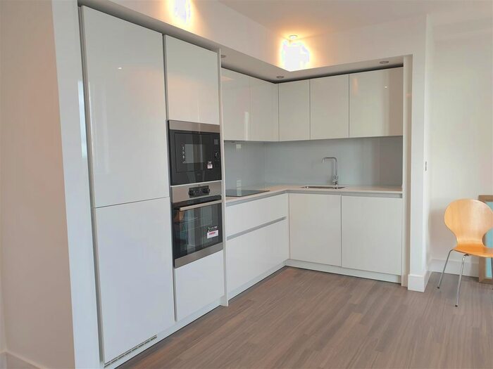 2 Bedroom Flat To Rent In Healum Avenue, Southall, UB2