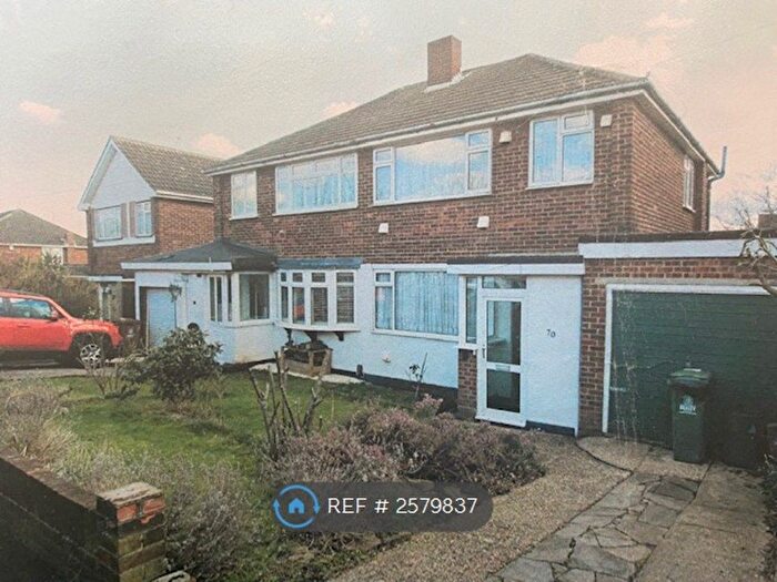 4 Bedroom Semi-Detached House To Rent In Park Mead, Sidcup, DA15