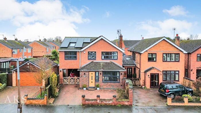 4 Bedroom Detached House For Sale In Back Lane, Hilton, DE65