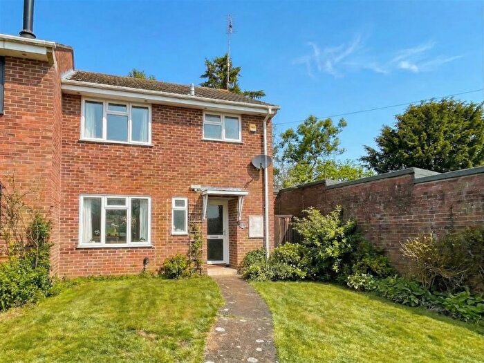 3 Bedroom End Of Terrace House For Sale In Woodland Drive, Winterslow, Salisbury, SP5