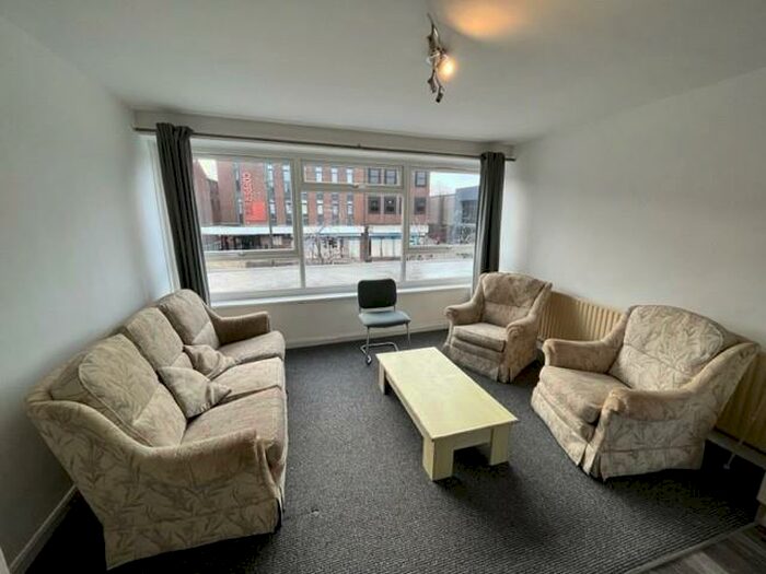 1 Bedroom Flat To Rent In A High Street, Harborne, Birmingham, B17