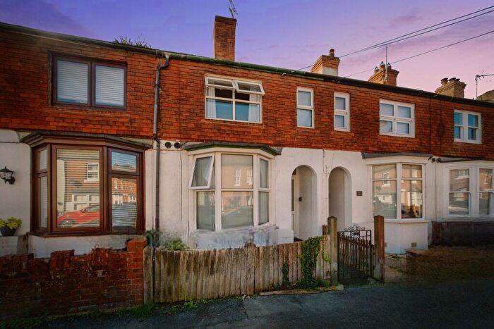 3 Bedroom Terraced House For Sale In George Street, Basingstoke, RG21