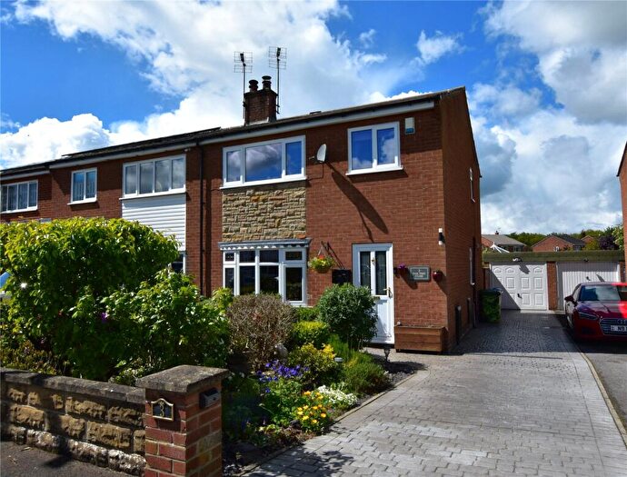 3 Bedroom Semi-Detached House For Sale In Oak Tree Close, Bedale, North Yorkshire, DL8