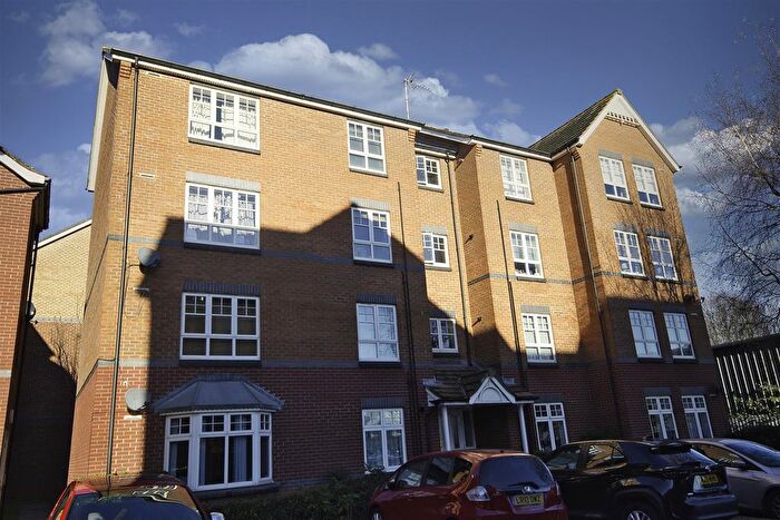 2 Bedroom Flat To Rent In Beckets View, Northampton, NN1