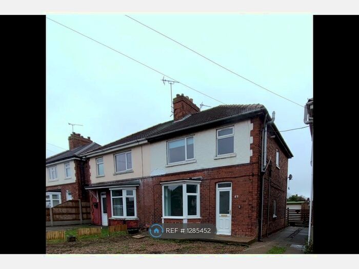 3 Bedroom Semi-Detached House To Rent In Bottesford Road, Scunthorpe DN16