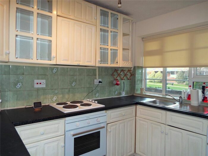 2 Bedroom Flat To Rent In Avenue Road, Southgate N14