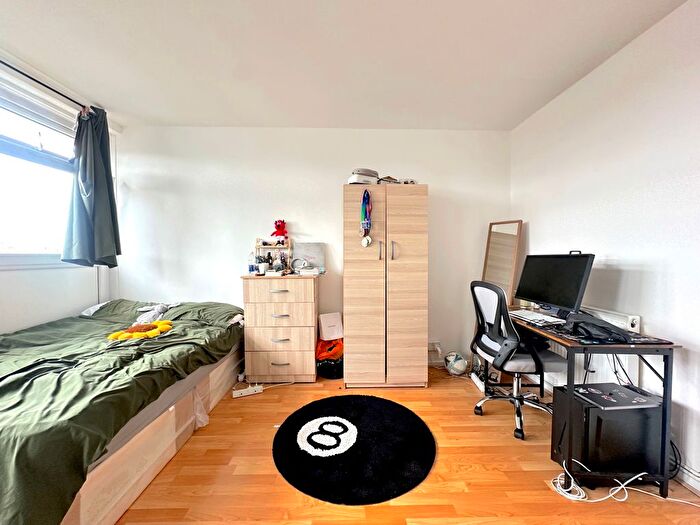 3 Bedroom Maisonette To Rent In Wentworth Mews, London, E3