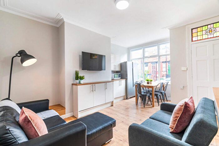 5 Bedroom House To Rent In Village Terrace, Leeds, LS4