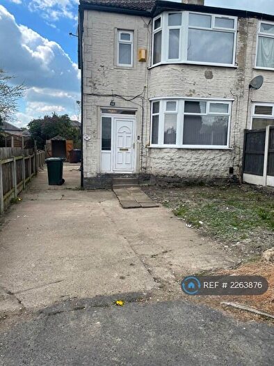 3 Bedroom Semi-Detached House To Rent In Larch Hill, Bradford, BD6