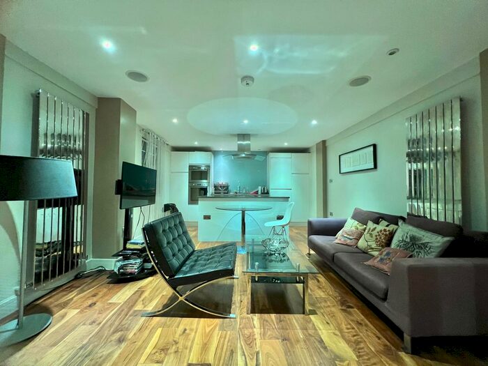 3 Bedroom Flat To Rent In Hampden Gurney Street, London, W1H