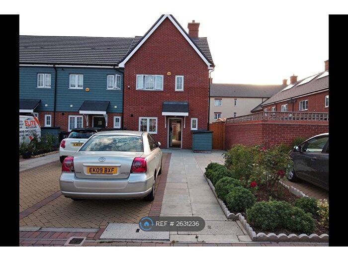 3 Bedroom End Terrace House To Rent In Twist Way, Slough, SL2