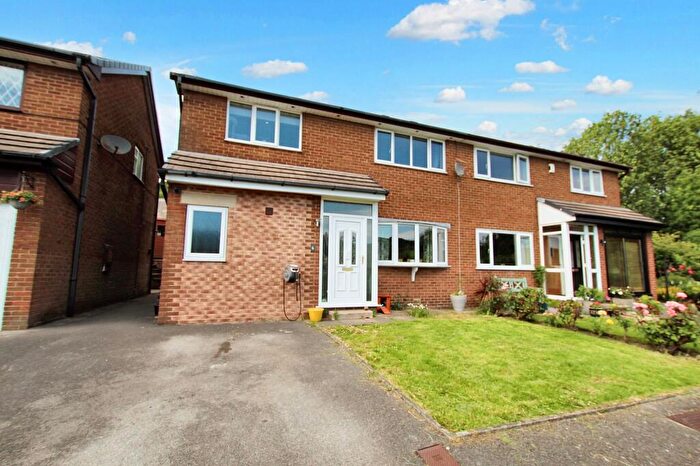 4 Bedroom Semi-Detached House For Sale In Walton Fold, Todmorden, OL14
