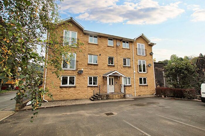 2 Bedroom Flat For Sale In Rochdale Road, Todmorden, OL14