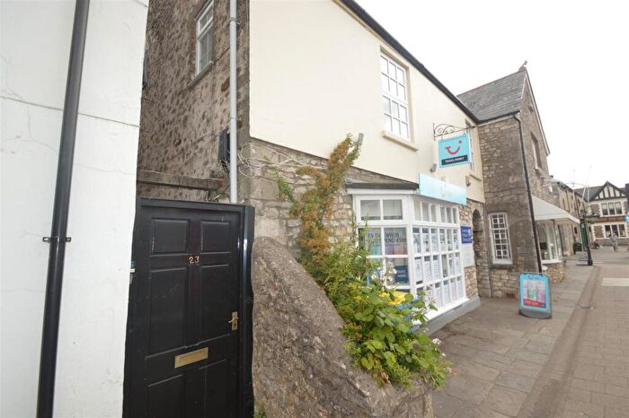 2 Bedroom Flat To Rent In High Street, Cowbridge, Vale Of Glamorgan, CF71
