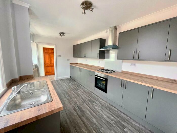 3 Bedroom Semi-Detached House To Rent In Coldbrook Road East, Barry, CF63