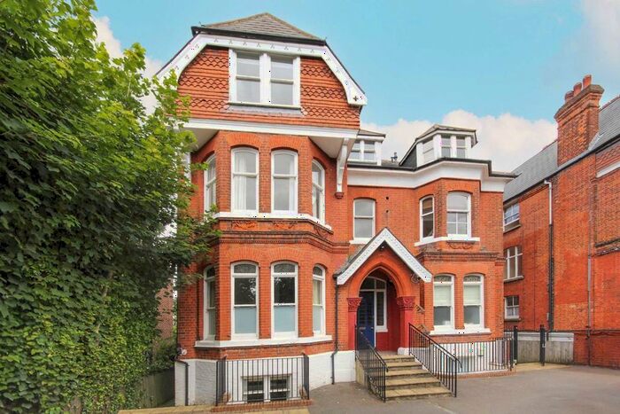 2 Bedroom Flat To Rent In Mount Avenue, London, W5