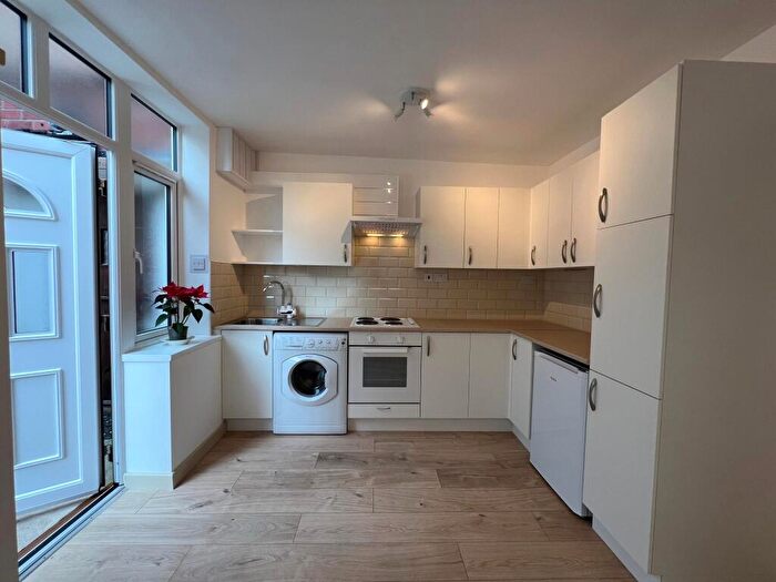 1 Bedroom Flat To Rent In Leamington Road, Coventry, CV3