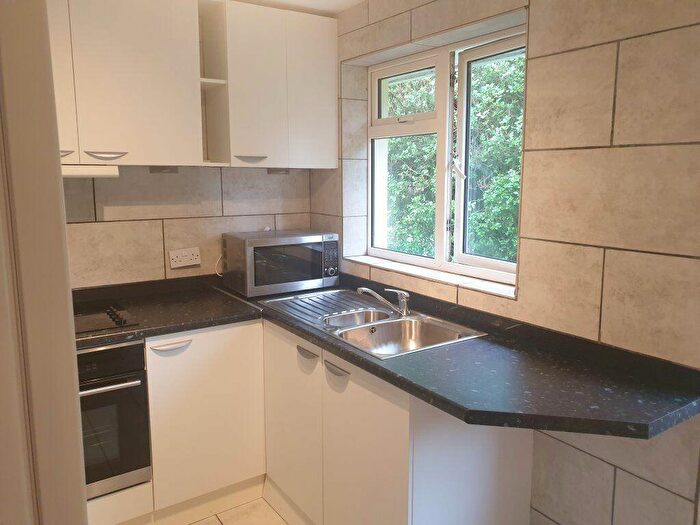 2 Bedroom Bungalow To Rent In Bradiford, EX31