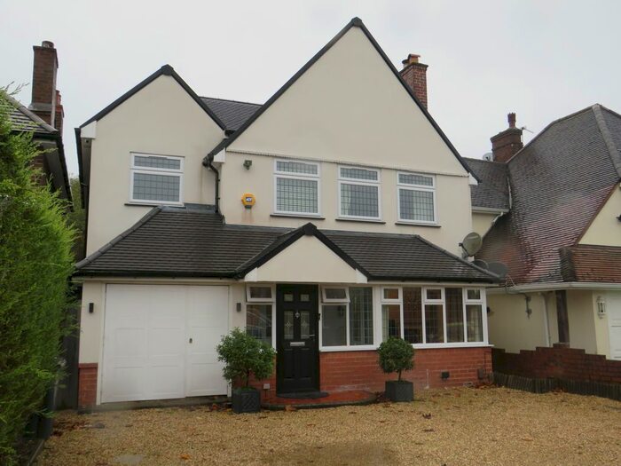 4 Bedroom Detached House To Rent In Eachelhurst Road, Sutton Coldfield, B76