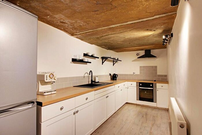 1 Bedroom Cottage For Sale In Spring Gardens, Sowerby Bridge, West Yorkshire, HX6