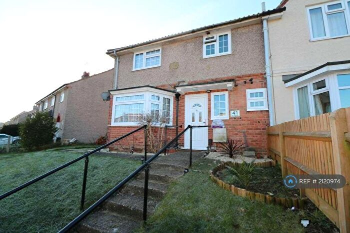 3 Bedroom End Of Terrace House To Rent In Lyndhurst Road, Tilehurst, Reading, RG30