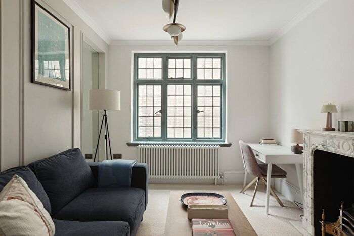 1 Bedroom Flat For Sale In Little Grosvenor Court, Pavillion Road, London, SW1X