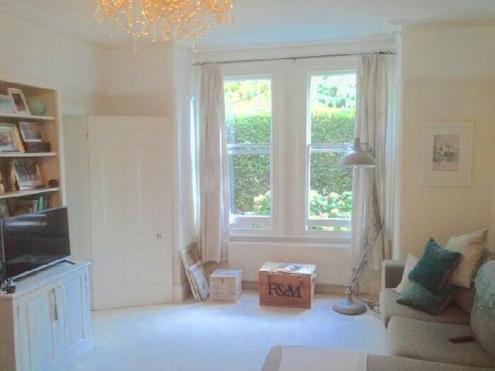 1 Bedroom Flat To Rent In Onslow Road, Richmond, TW10