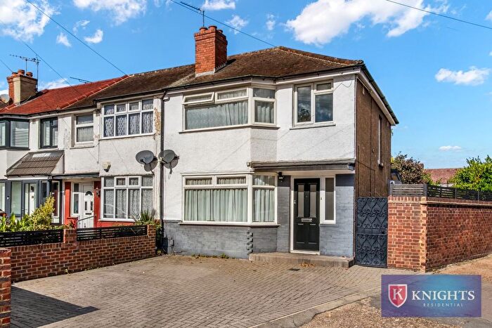 3 Bedroom End Terrace House For Sale In Wellstead Avenue, London, N9