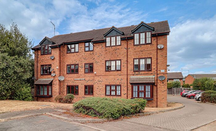2 Bedroom Flat For Sale In Hardwicke Place, London Colney, St. Albans, AL2
