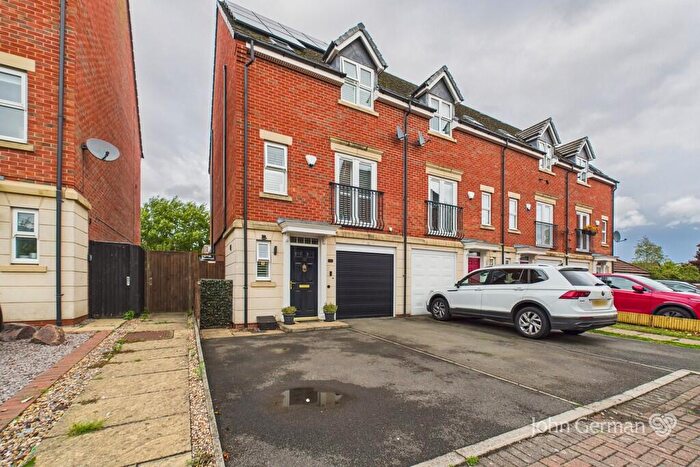 3 Bedroom Town House For Sale In Haddon Way, Loughborough, LE11