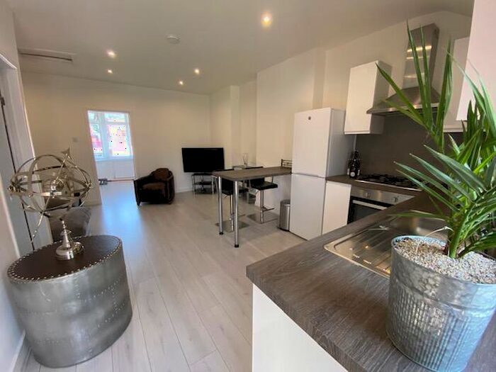 1 Bedroom Flat To Rent In Station Avenue, Coventry, CV4