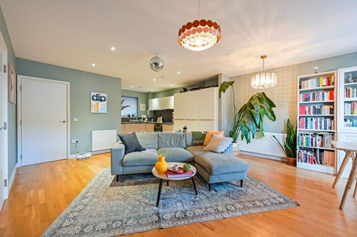 3 Bedroom Maisonette To Rent In Dovetail Place, Lawrence Road, London, , Tottenham, London, N15