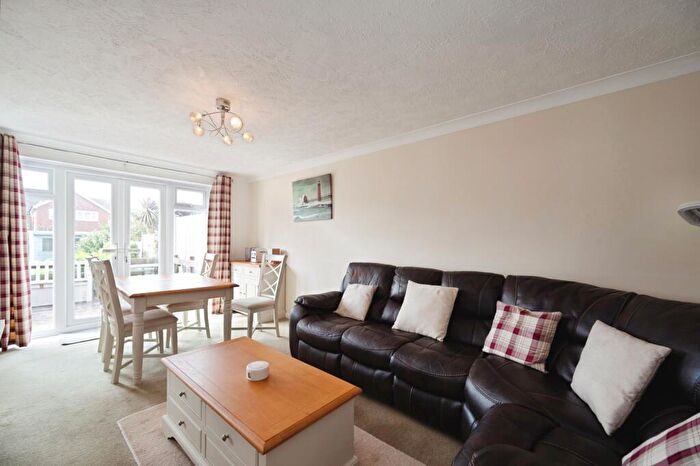 2 Bedroom Bungalow For Sale In Wheatlands Avenue, Hayling Island, Hampshire, PO11