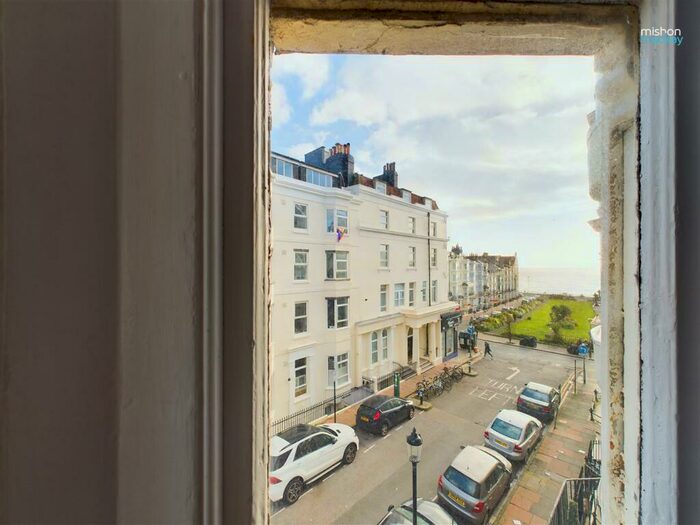 2 Bedroom Apartment To Rent In Devonshire Place, Brighton, BN2