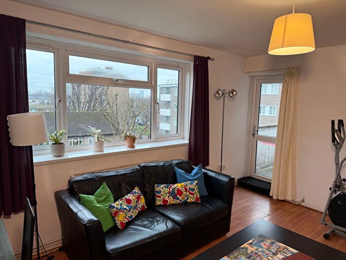4 Bedroom Flat To Rent In Crawford Estate, London, SE5