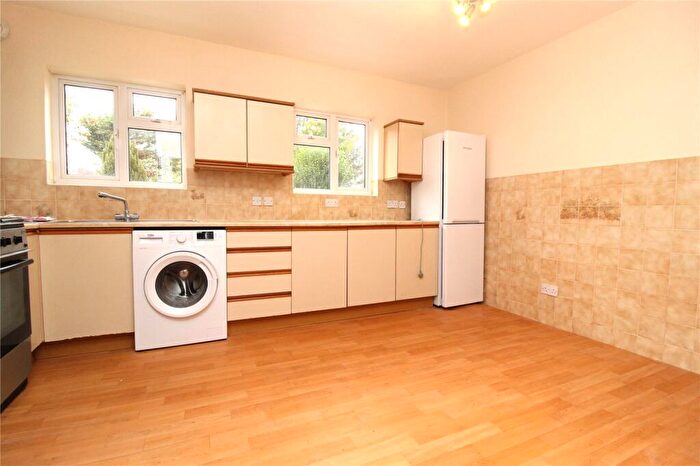 2 Bedroom Semi-Detached House To Rent In Stanhope Road, Slough, SL1