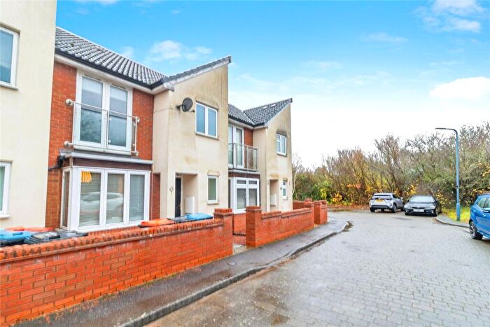3 Bedroom Terraced House For Sale In Hunsbury Chase, Milton Keynes, Buckinghamshire, MK10