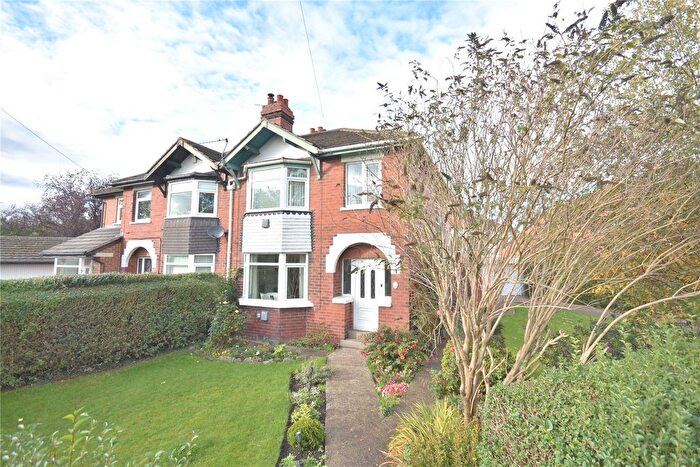 3 Bedroom Semi Detached House For Sale In Barrowby Avenue, Leeds, West Yorkshire, LS15