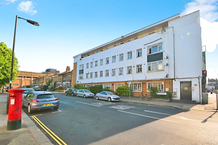 1 Bedroom Flat To Rent In Hanover Park, London, SE15